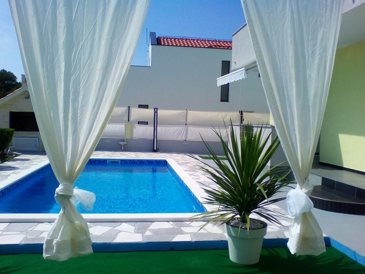 Holiday Home Villa Anny Brodarica  Luaran gambar